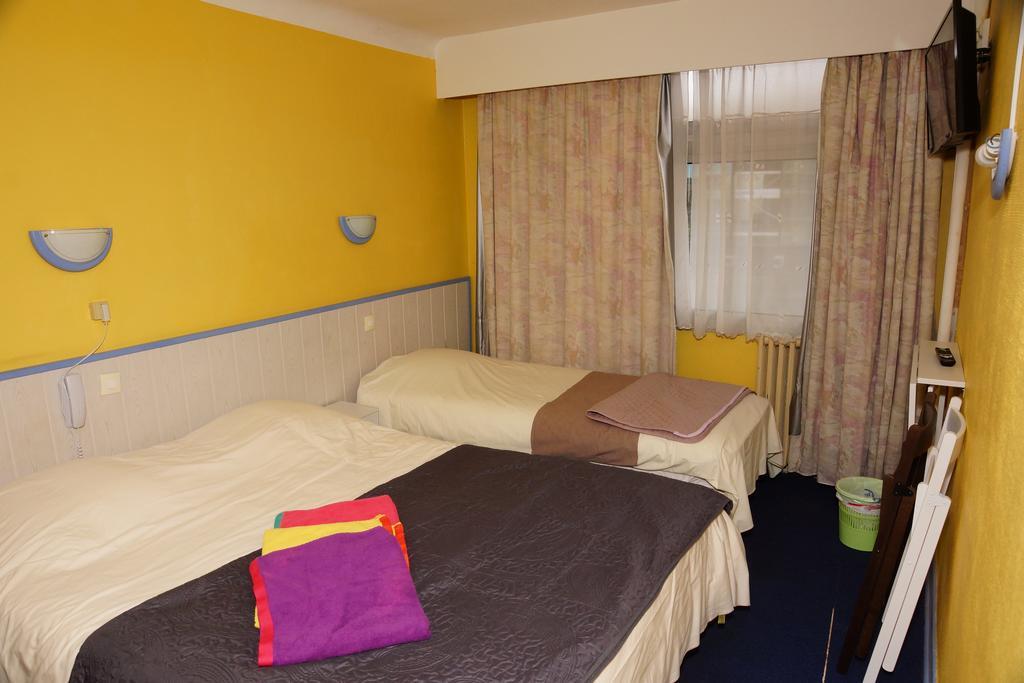 Le Richelieu Hotel Le Boulou Bagian luar foto