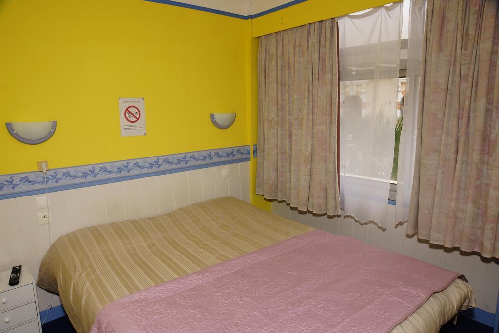 Le Richelieu Hotel Le Boulou Bagian luar foto